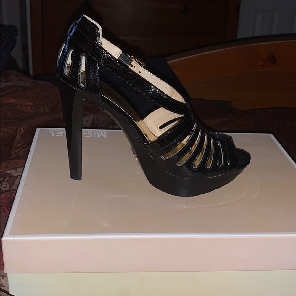 MICHAEL KORS “JOSLIN PLATFORM” HEELS